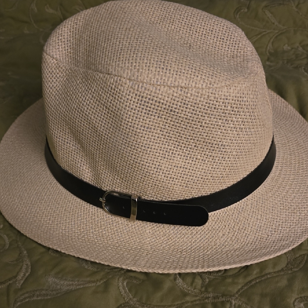 Stylish Cream Fedora with Black Band - Picture 1 of 8